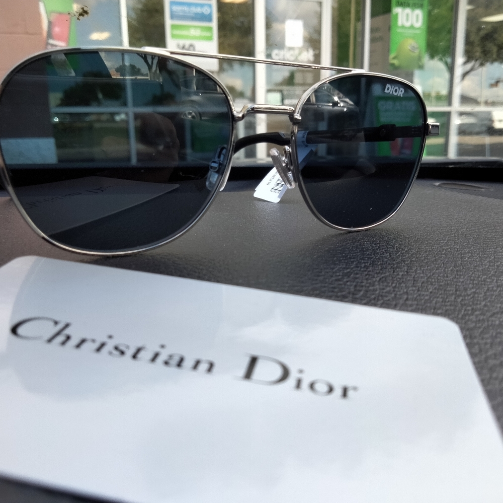 DIOR HOMME Sunglasses - Picture 10 of 11